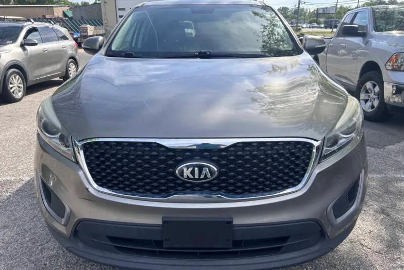 2017 Kia Sorento L photo 1