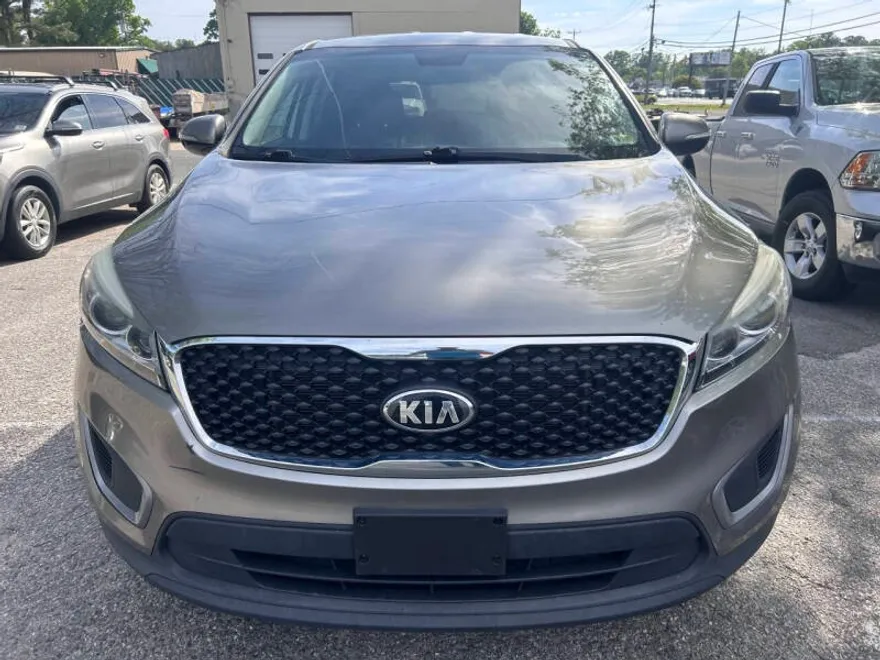 2017 Kia Sorento L photo 1