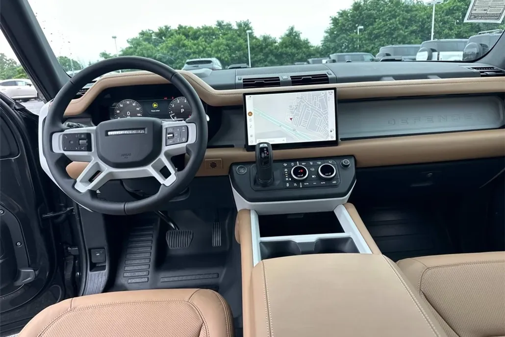 2025 Land Rover Defender 110 X-Dynamic SE photo 1