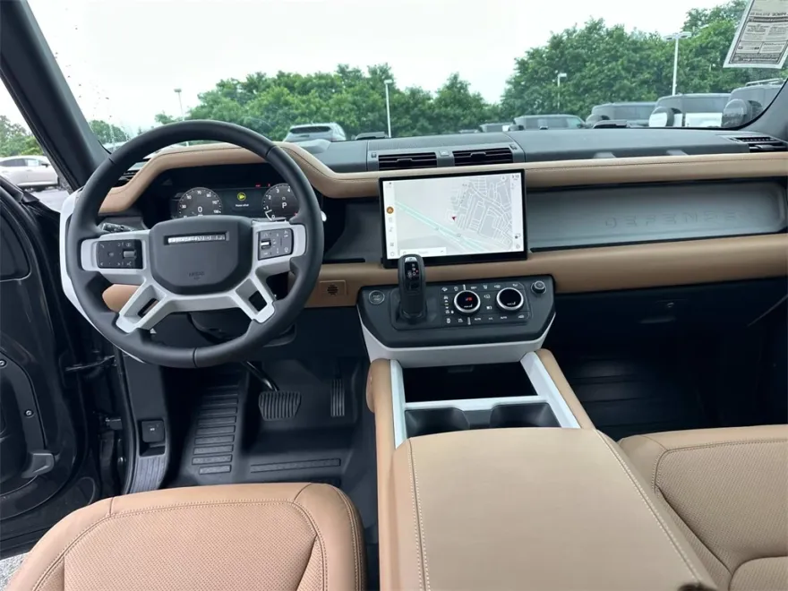 2025 Land Rover Defender 110 X-Dynamic SE photo 1