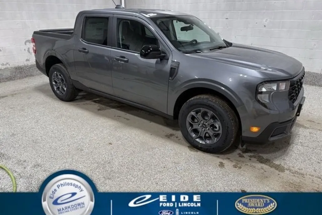 2025 Ford Maverick XLT photo 1