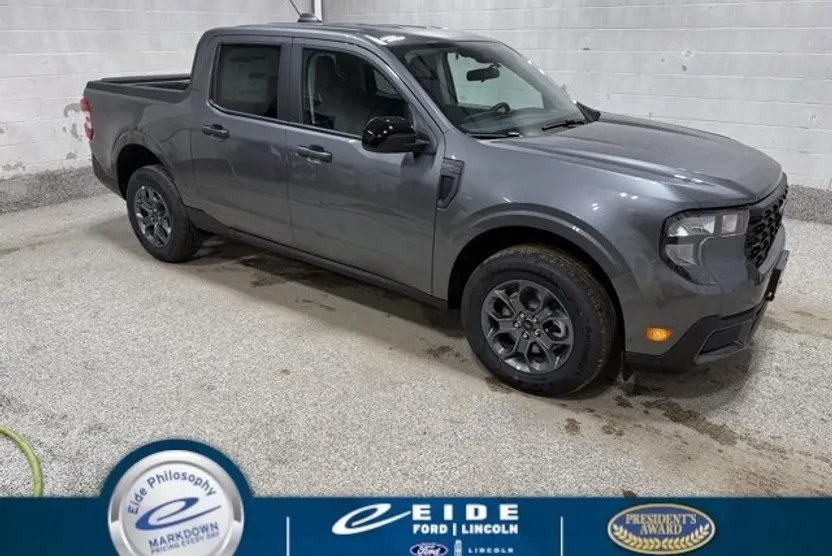 2025 Ford Maverick XLT photo 1