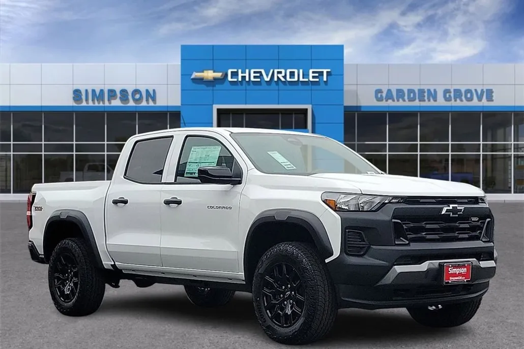 2026 Chevrolet Colorado Trail Boss photo 1