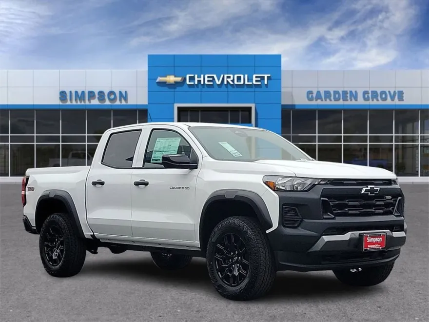 2026 Chevrolet Colorado Trail Boss photo 1