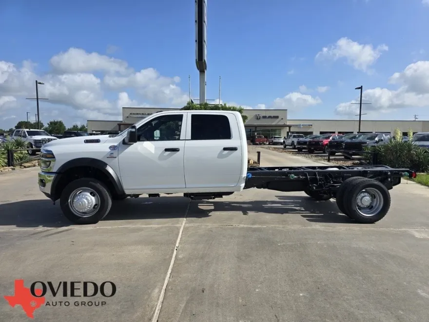 2025 Ram 5500 Tradesman photo 1