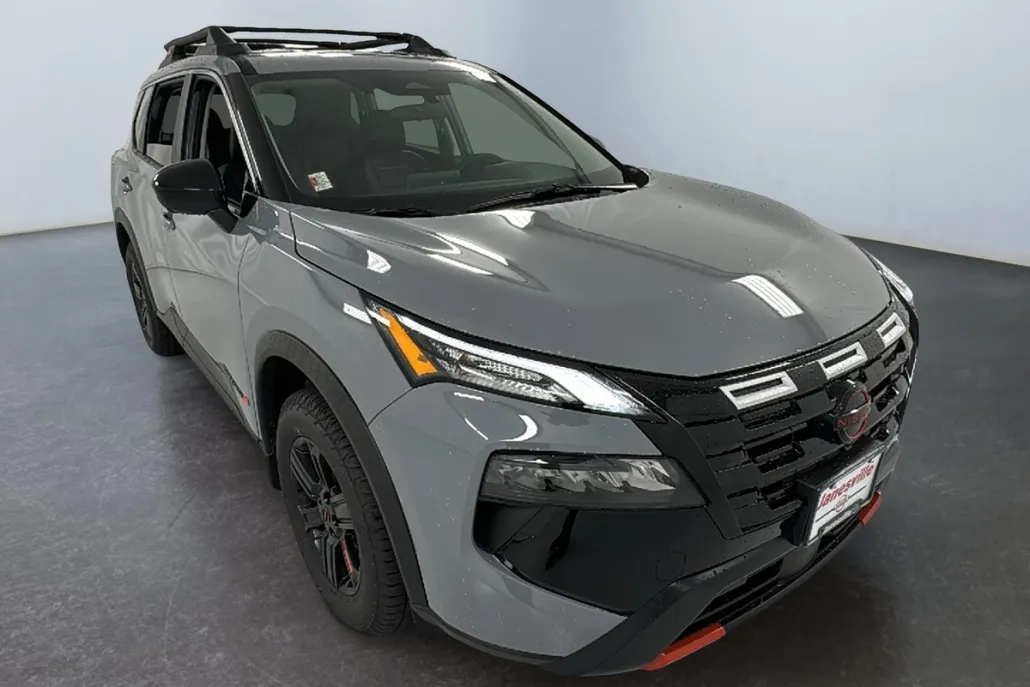 2026 Nissan Rogue SV photo 1
