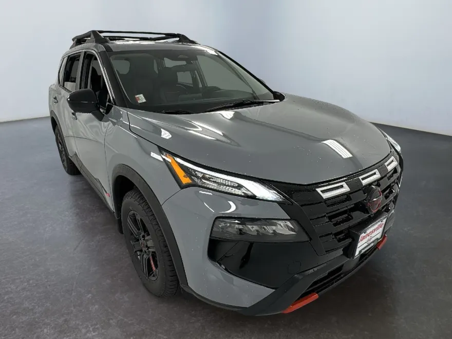 2026 Nissan Rogue SV photo 1
