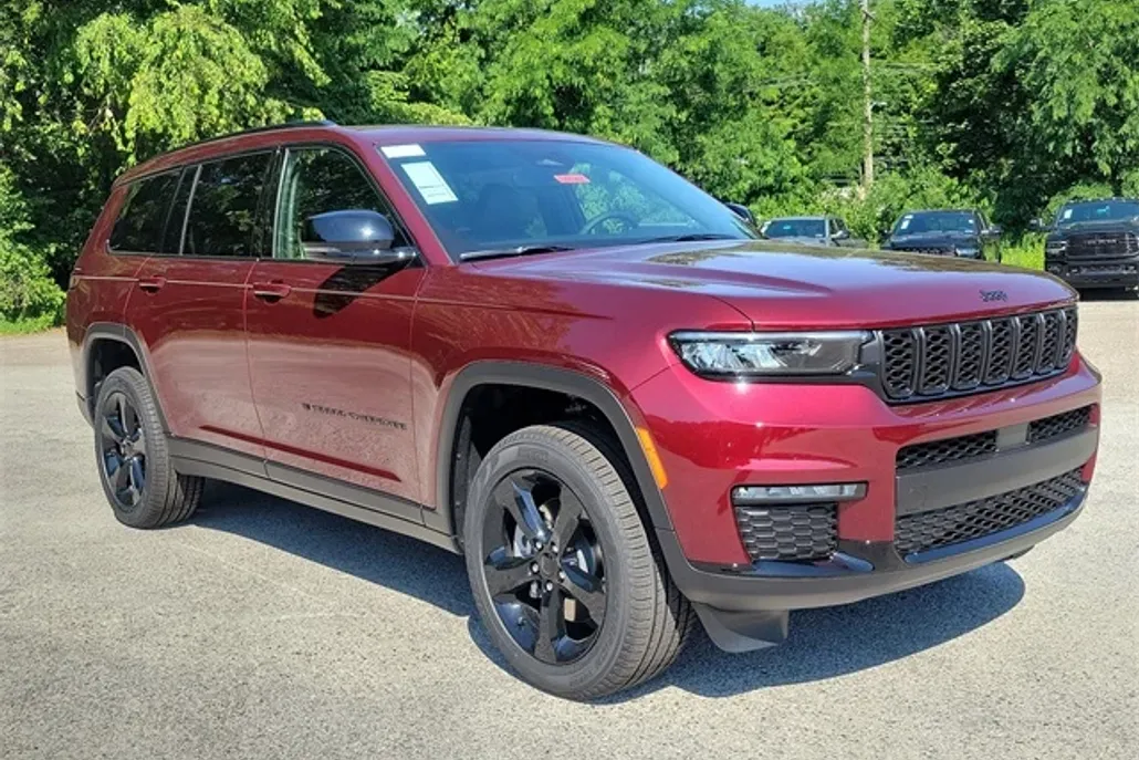 2024 Jeep Grand Cherokee Limited photo 1