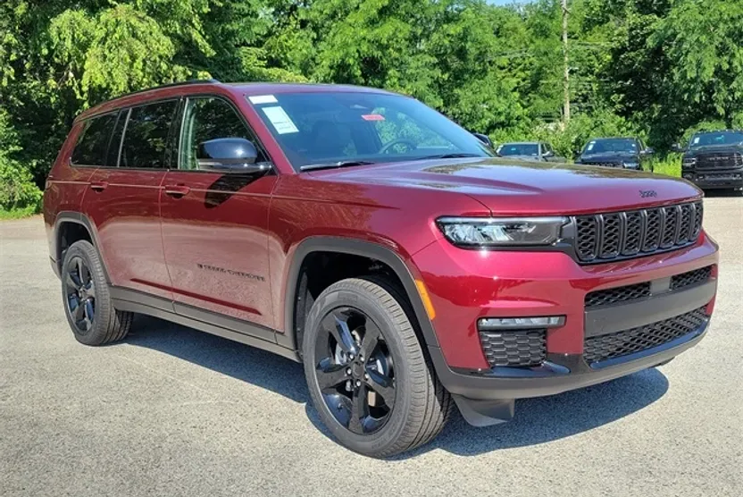 2024 Jeep Grand Cherokee Limited photo 1