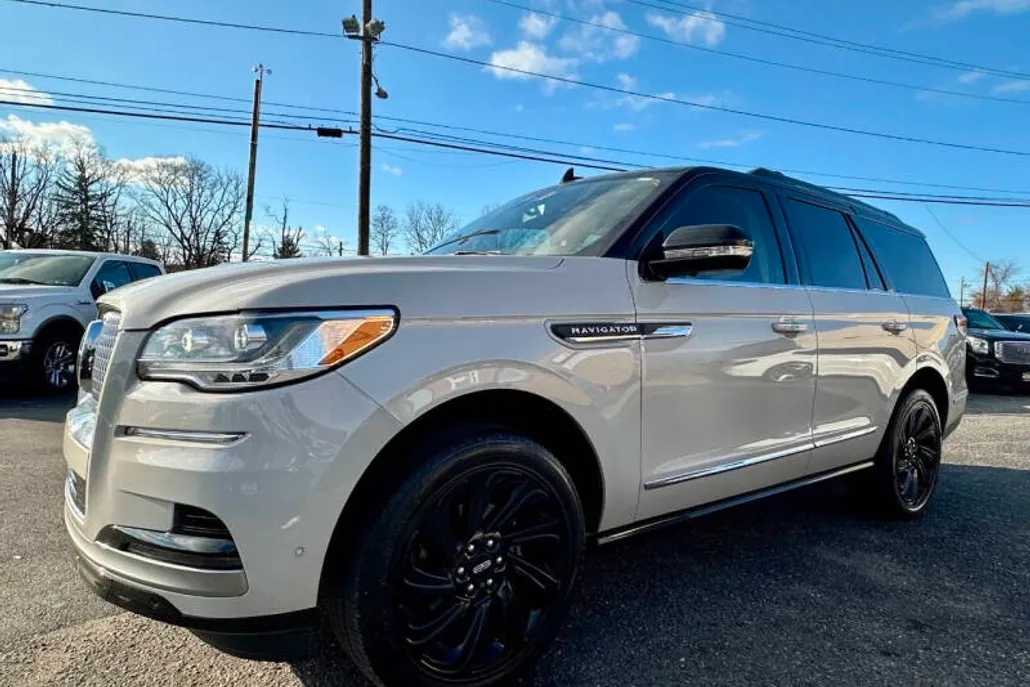 2023 Lincoln Navigator Reserve photo 1