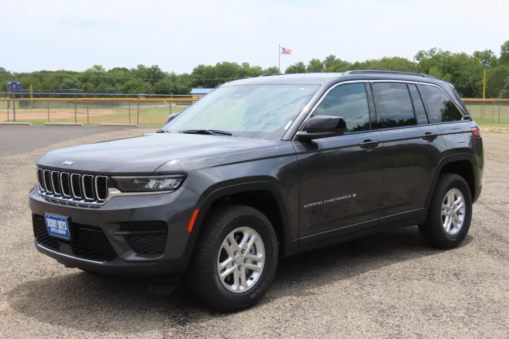 2025 Jeep Grand Cherokee Laredo photo 1