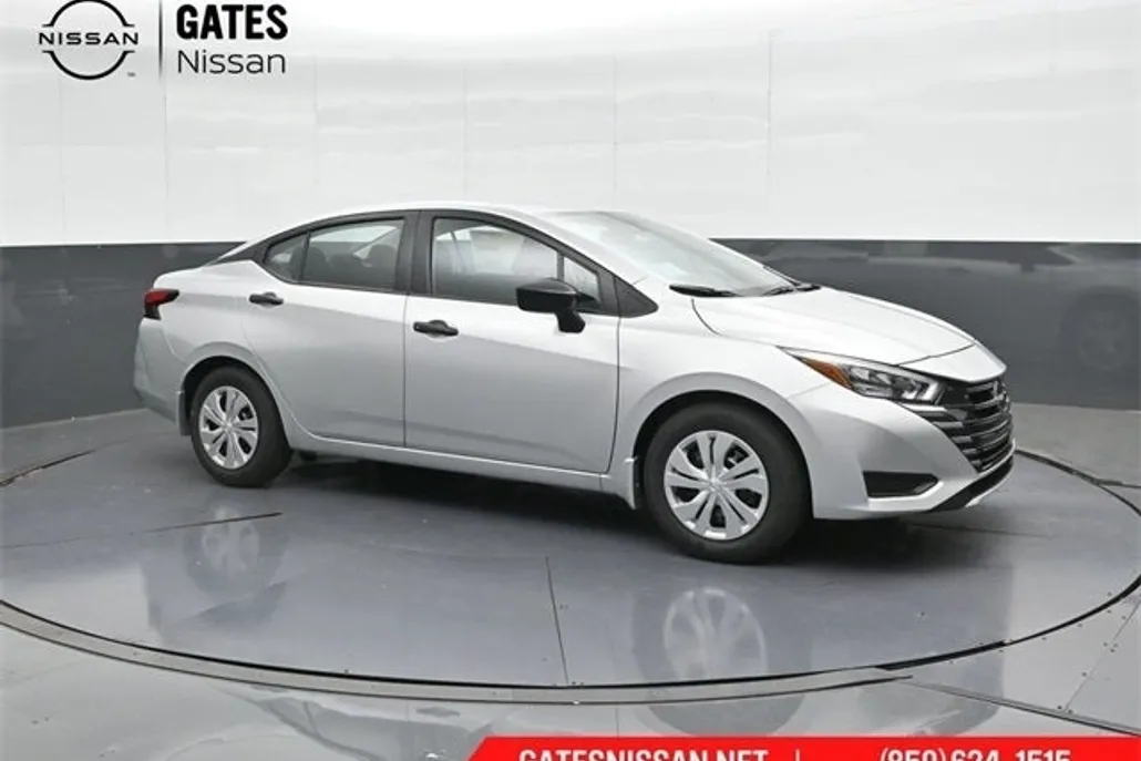 2025 Nissan Versa 1.6 S photo 1