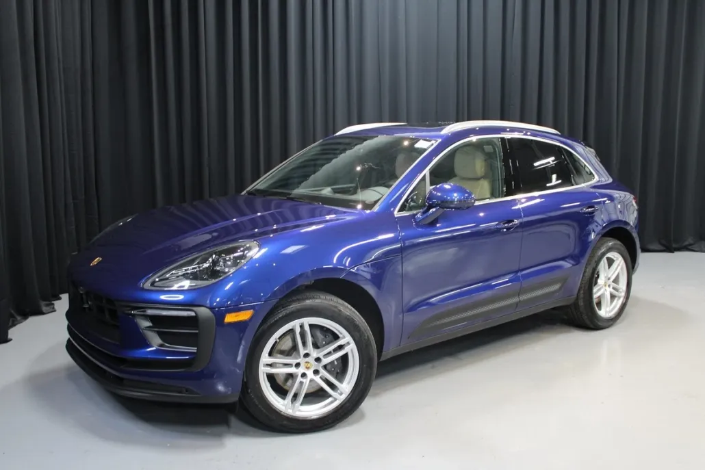 2025 Porsche Macan Base photo 1