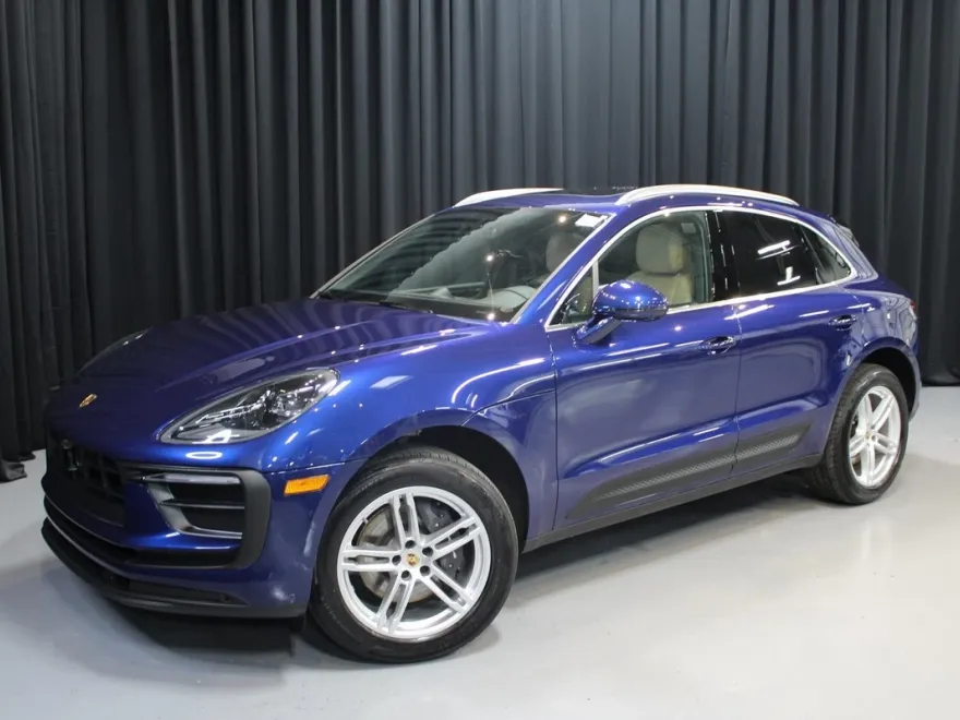 2025 Porsche Macan Base photo 1