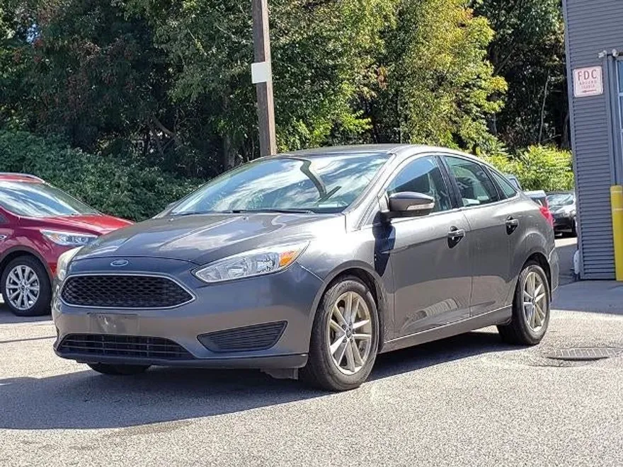2017 Ford Focus SE photo 1