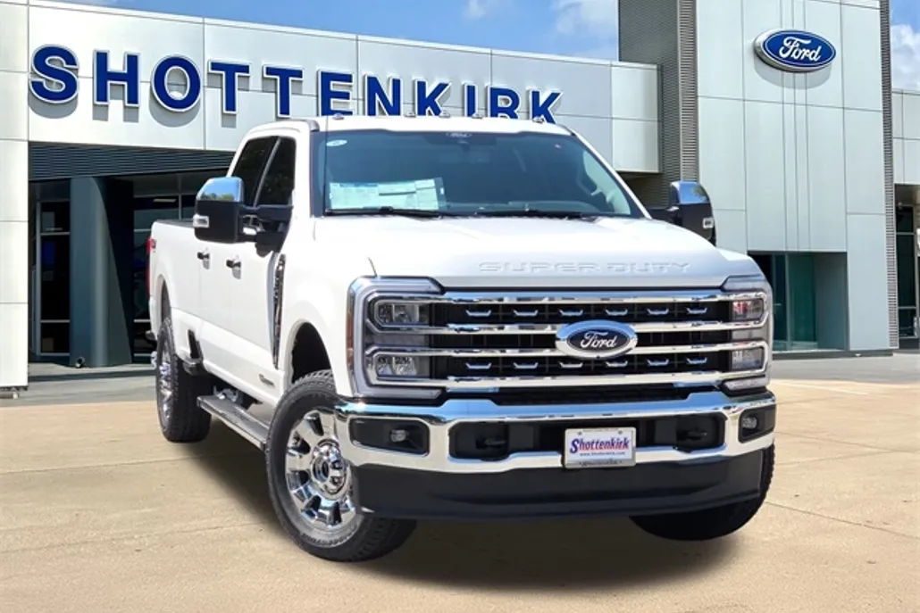 2025 Ford F-350 Lariat photo 1
