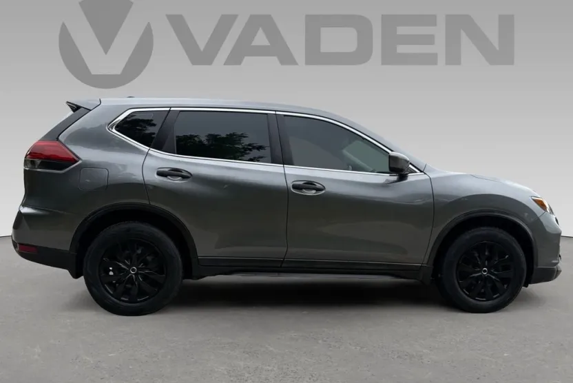 2020 Nissan Rogue S photo 1