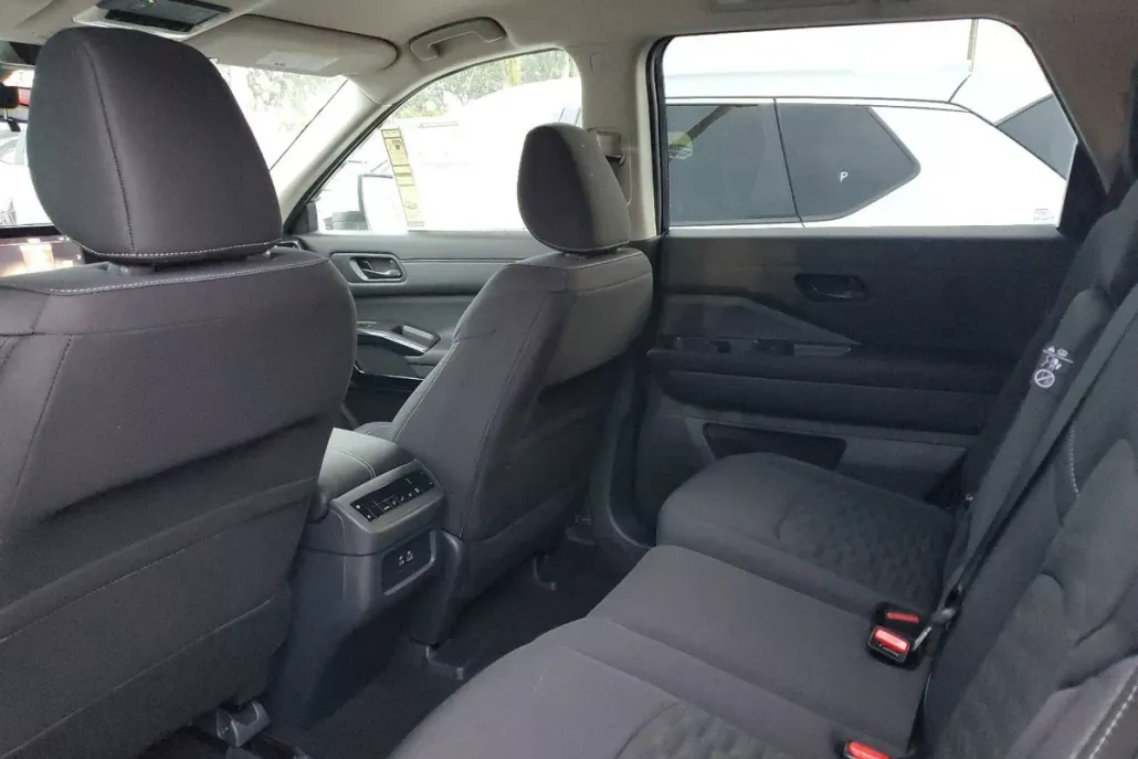 2025 Nissan Pathfinder SV photo 1