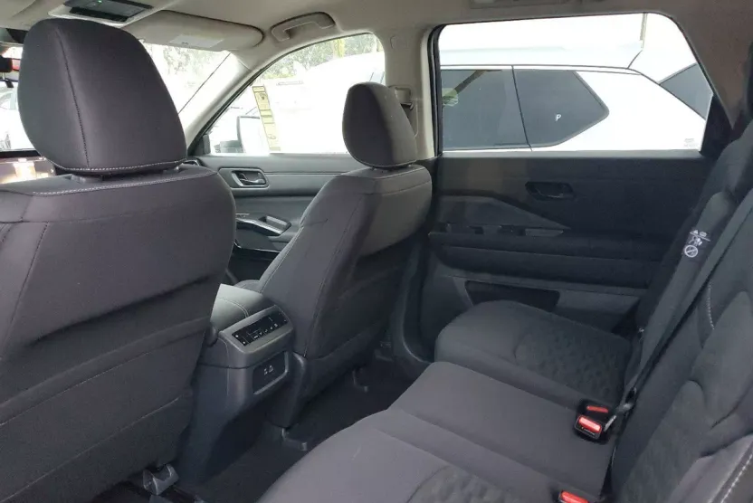 2025 Nissan Pathfinder SV photo 1