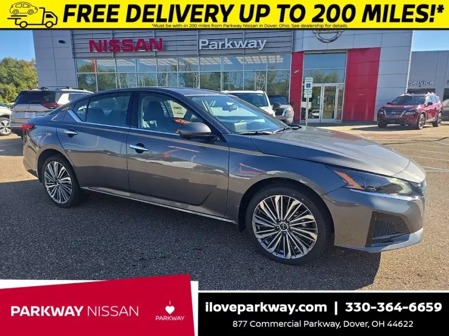 2025 Nissan Altima SL photo 1