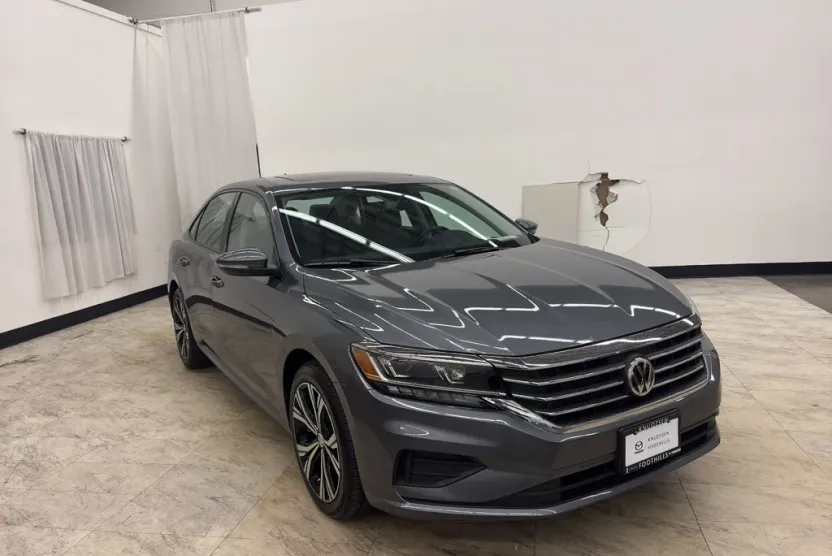 2021 Volkswagen Passat 2.0T SE photo 1