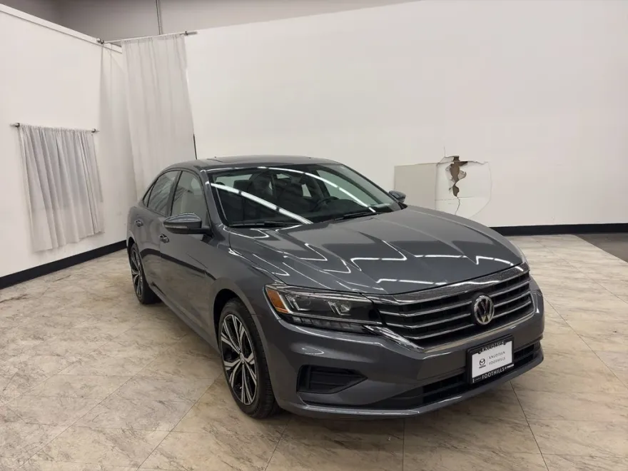 2021 Volkswagen Passat 2.0T SE photo 1