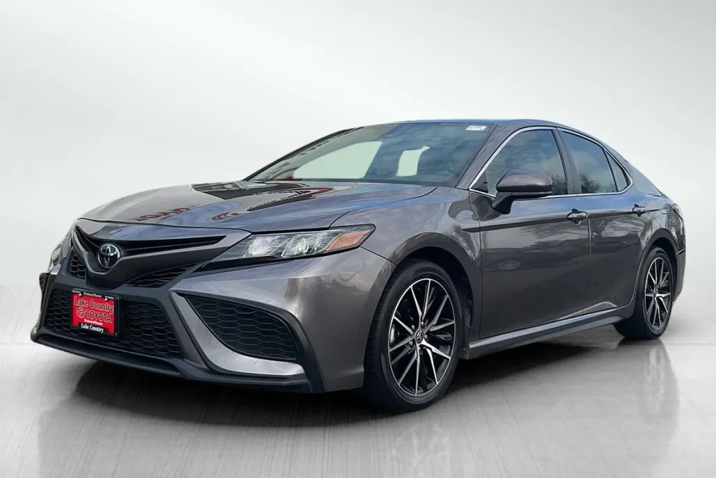 2021 Toyota Camry SE photo 1