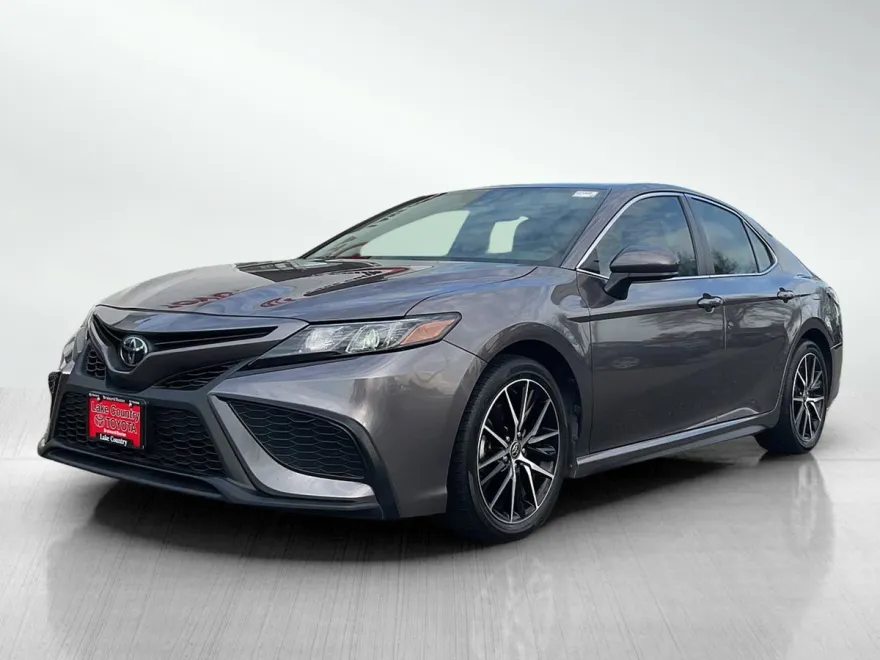 2021 Toyota Camry SE photo 1