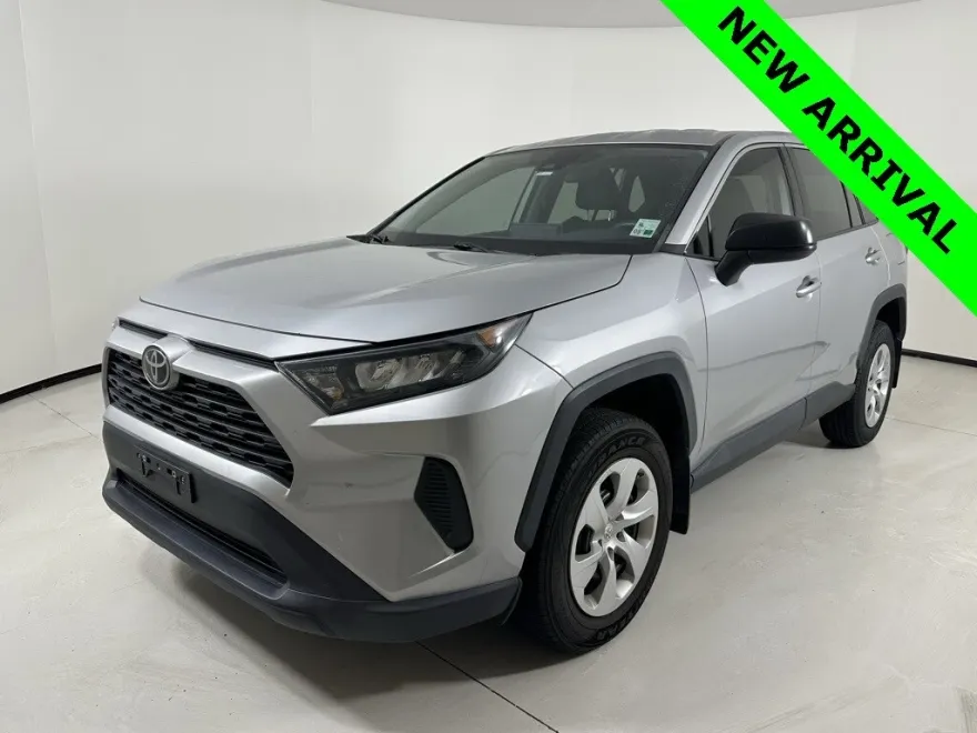 2022 Toyota RAV4 LE photo 1