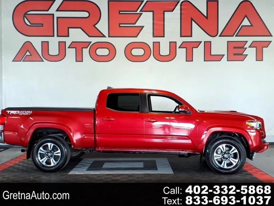 2016 Toyota Tacoma SR5 photo 1
