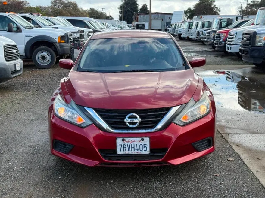 2016 Nissan Altima 2.5 photo 1