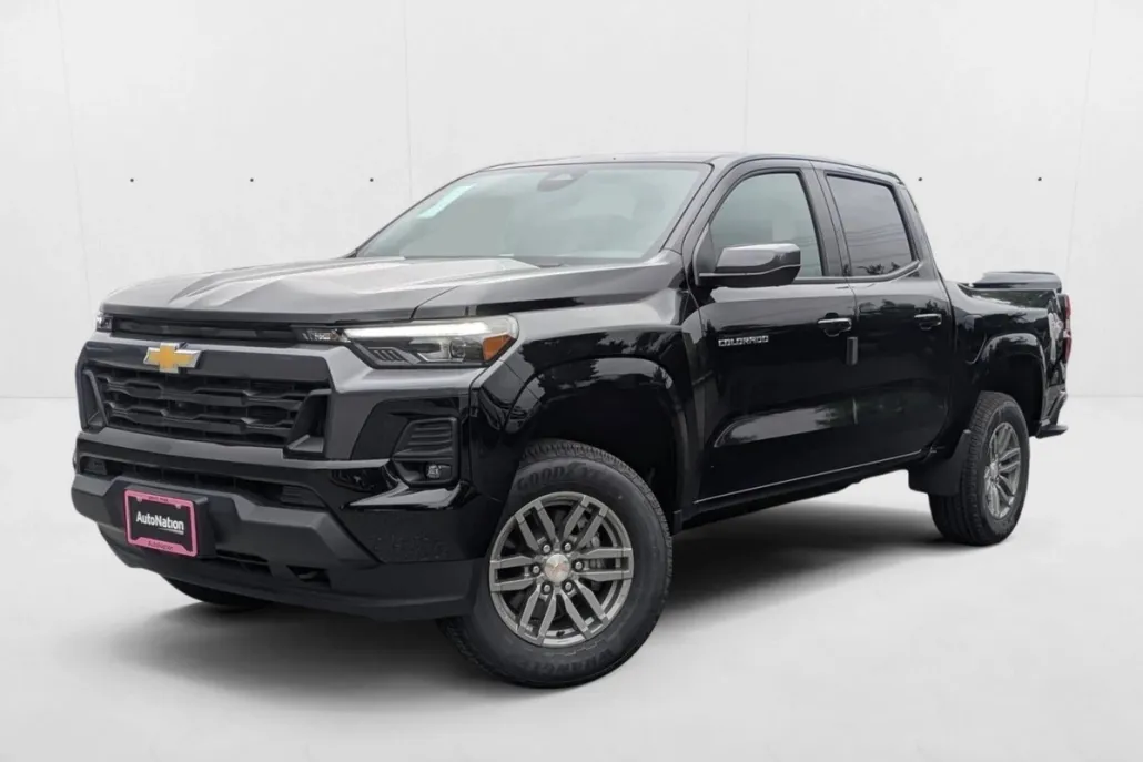 2026 Chevrolet Colorado LT photo 1