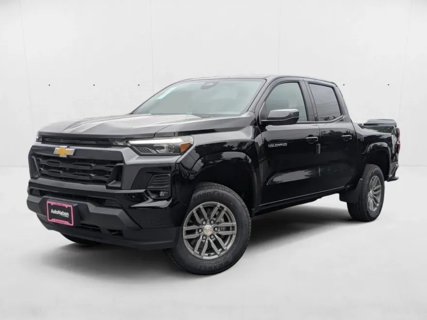 2026 Chevrolet Colorado LT photo 1