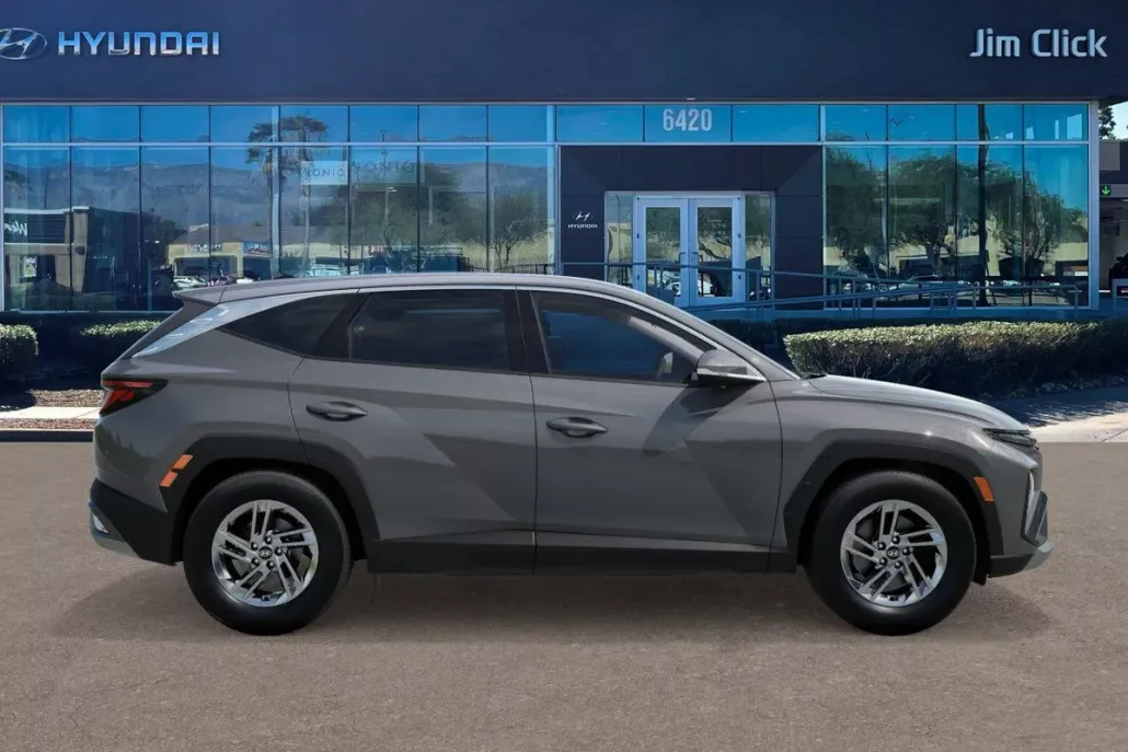 2026 Hyundai Tucson SE photo 1