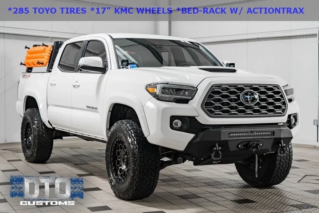 2023 Toyota Tacoma TRD Sport photo 1
