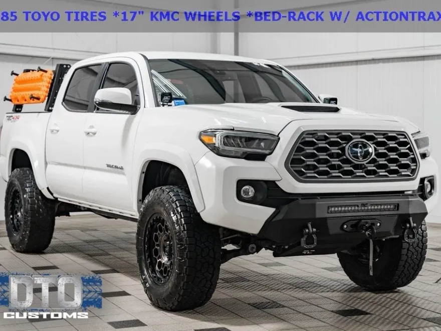 2023 Toyota Tacoma TRD Sport photo 1