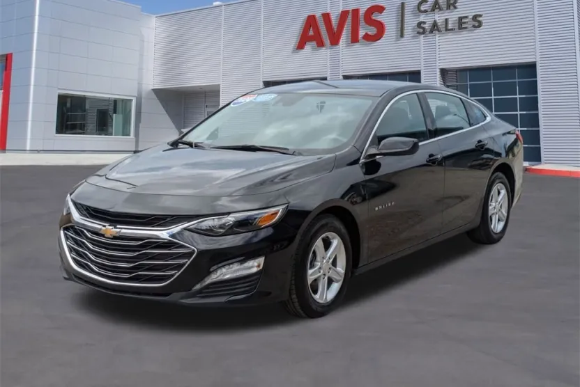 2024 Chevrolet Malibu 1LT photo 1
