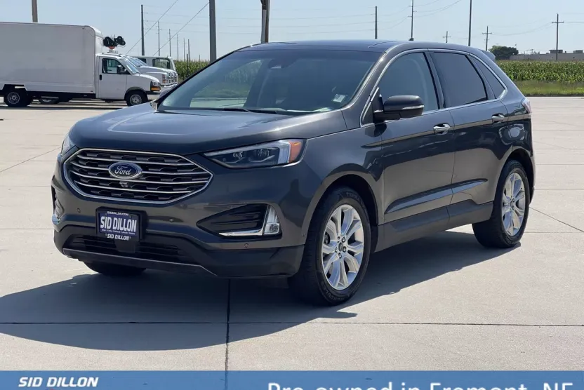 2020 Ford Edge Titanium photo 1