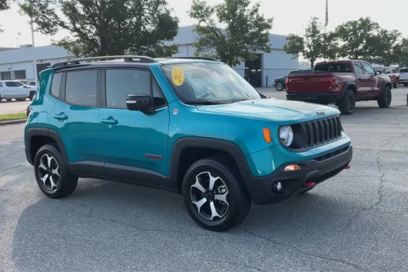 2022 Jeep Renegade Trailhawk photo 1
