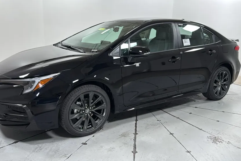 2026 Toyota Corolla SE photo 1