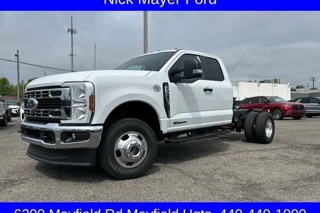 2025 Ford F-350 photo 1