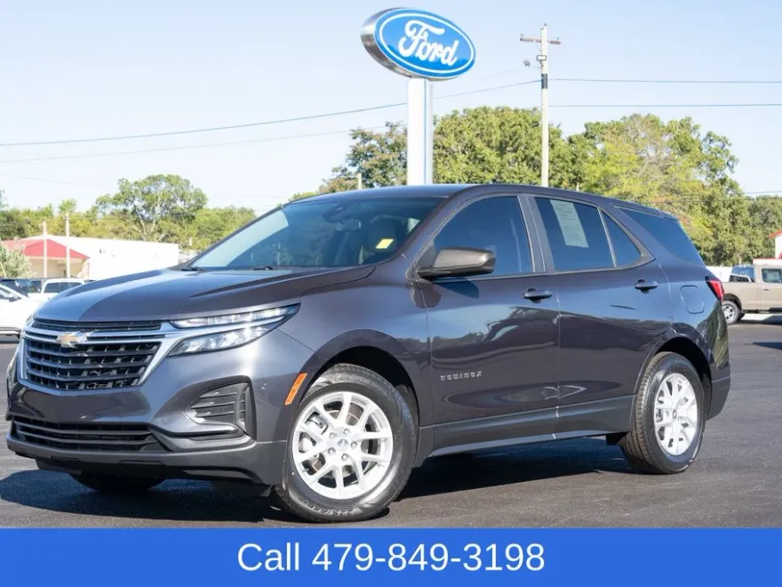 2022 Chevrolet Equinox LS photo 1