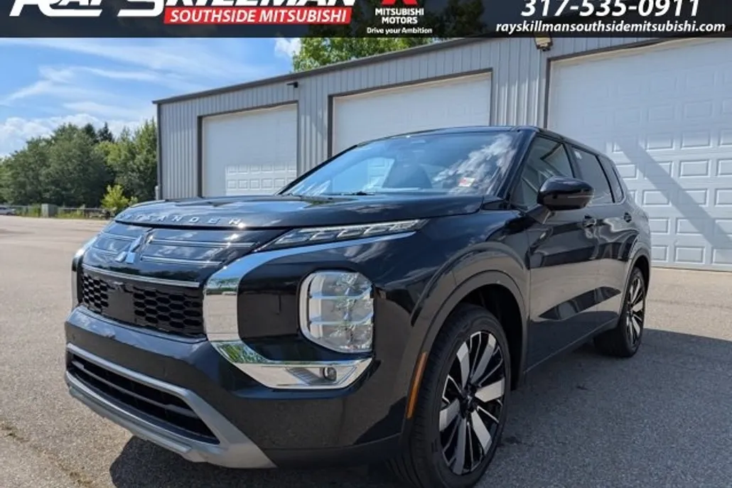 2025 Mitsubishi Outlander SE photo 1