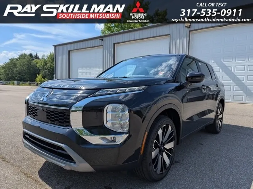 2025 Mitsubishi Outlander SE photo 1