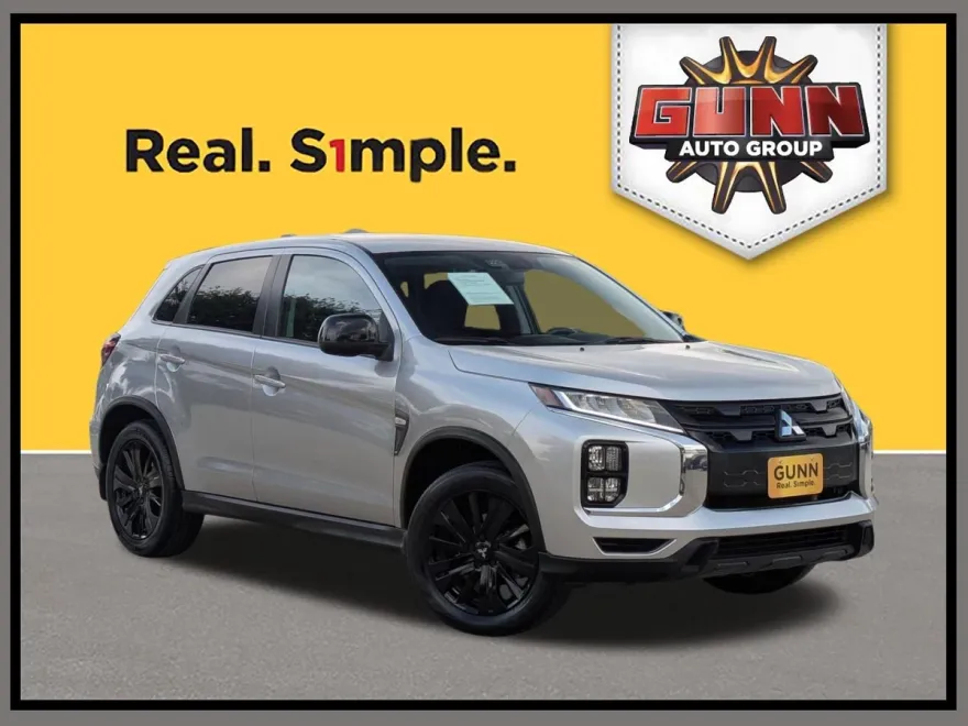 2023 Mitsubishi Outlander Sport LE photo 1