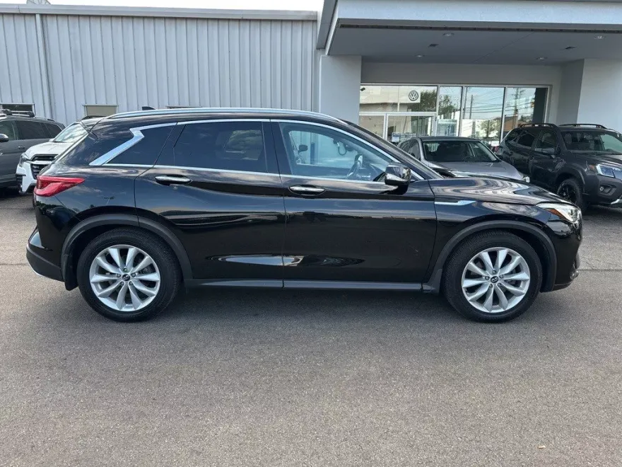 2019 Infiniti QX50 Essential photo 1