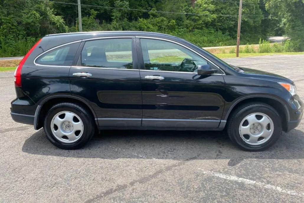 2010 Honda CR-V LX photo 1