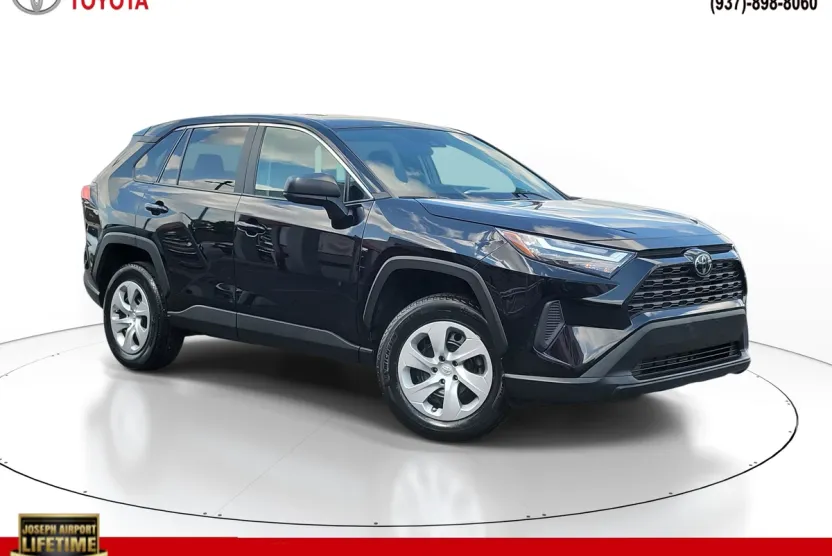 2024 Toyota RAV4 LE photo 1