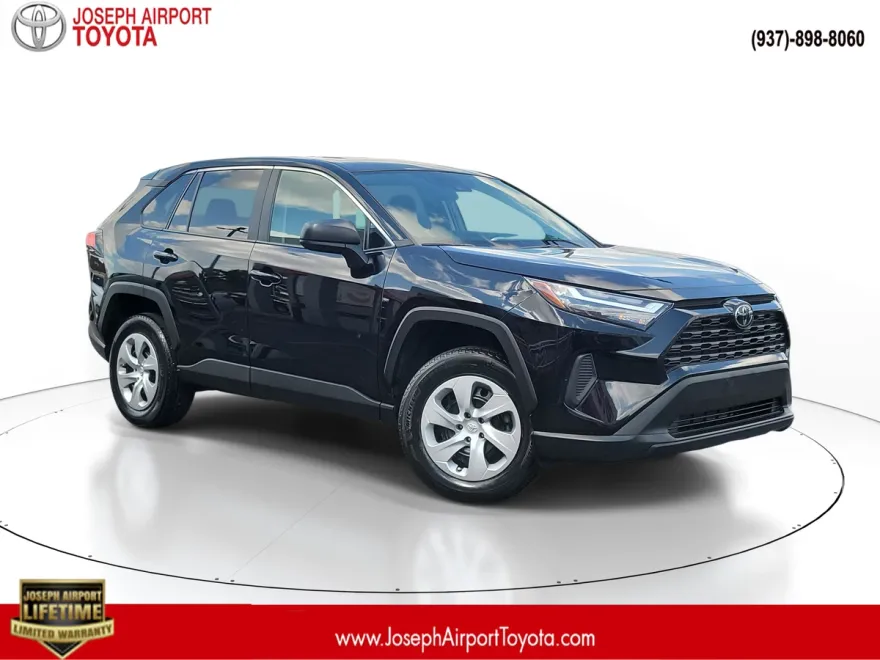 2024 Toyota RAV4 LE photo 1