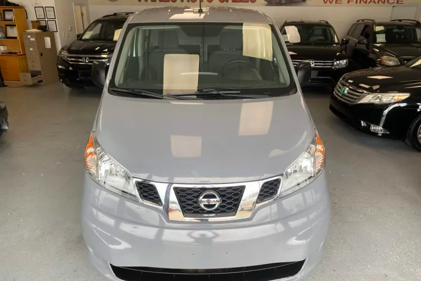 2019 Nissan NV200 SV photo 1